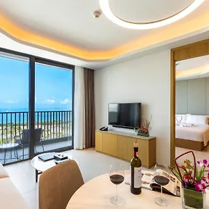 5* Hotel Oakwood